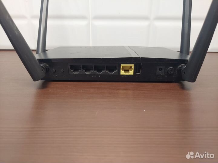 Роутер D-Link DIR-825