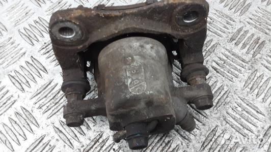 Суппорт тормозной задний правый toyota RAV 4 ZSA3