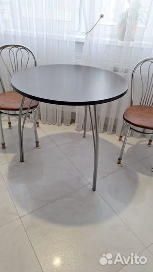 Стол обеденный круглый