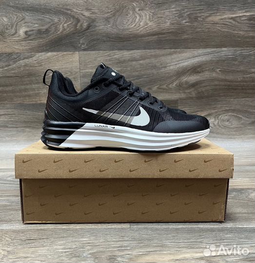 Nike lunar roam