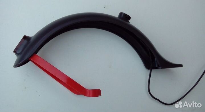 Поддержка заднего крыла на электросамокат