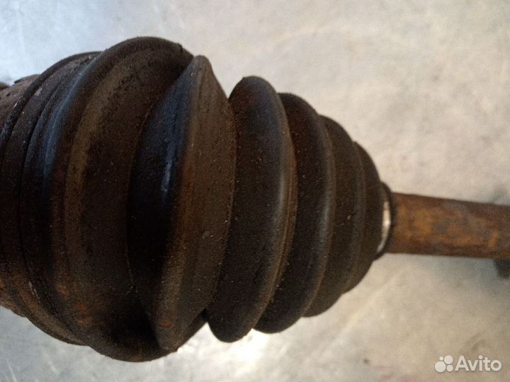 Привод передний Nissan Pathfinder R51, Navara D40