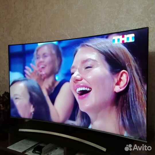 Изогнутый тв премиум сегмента Samsung 65