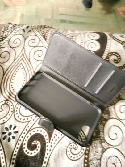 Чехлы на телефон