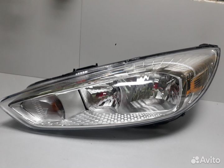 Фара левая Ford Focus 3 - 2060612