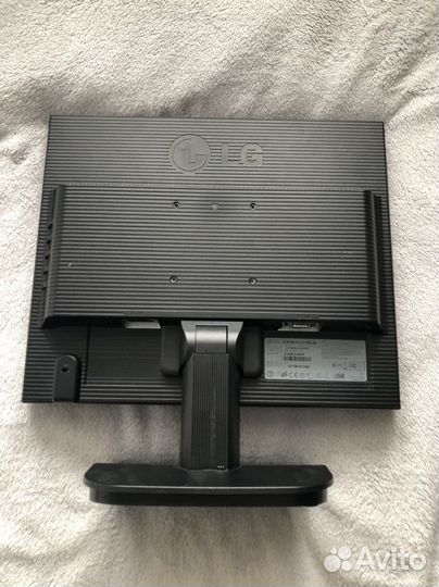 Монитор LG flatron L1718S-SN