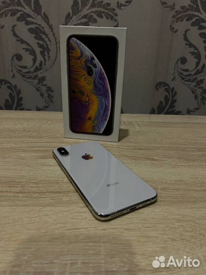 iPhone Xs, 64 ГБ