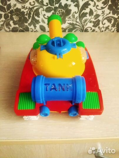 Танк музыкальный
