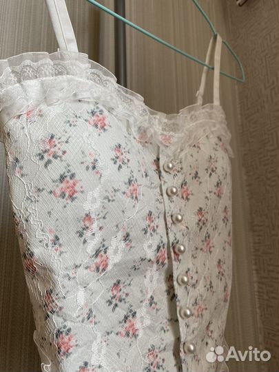 Топ с кружевом на бретельках