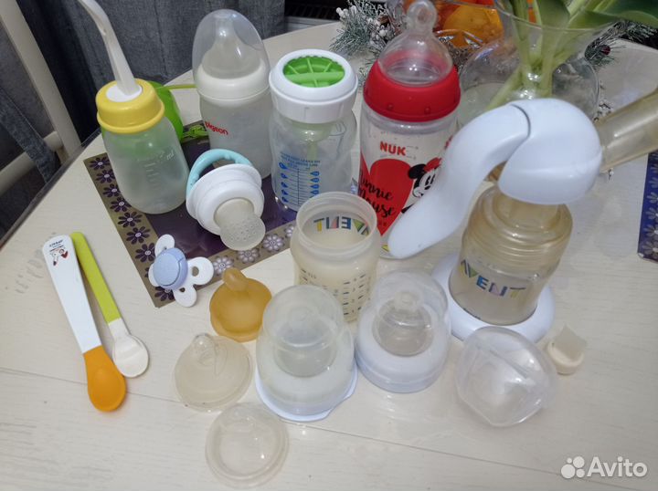 Бутылочки, молокоотсос avent, ложки