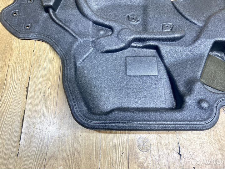 Шумоизоляция двери передняя правая Ford Focus 3