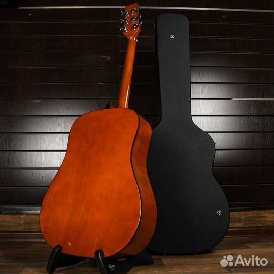 Электроакустическая гитара Martinez + аксессуары