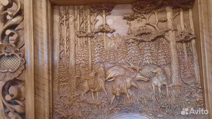 Деревянная резная картина