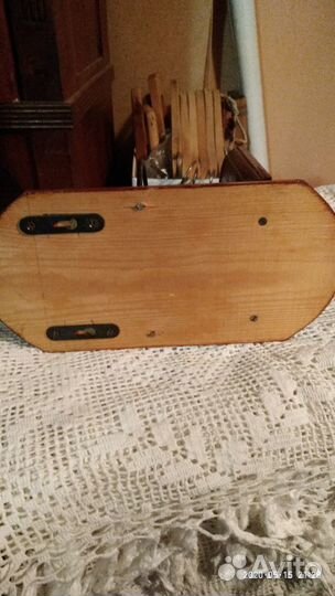 Подставки и полочки для домашних цветов