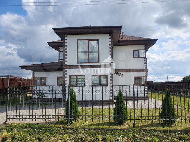 Коттедж 182,7 м² на участке 8,2 сот.