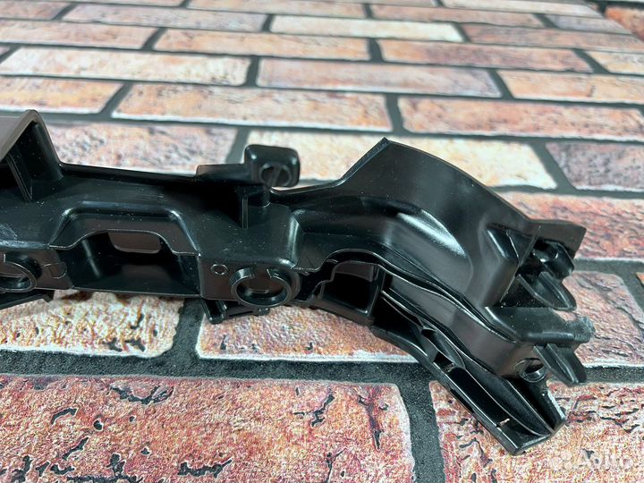 Кронштейн бампера заднего Polo sedan 6 2020