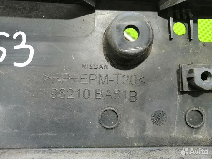 Подиум номерного знака оригинал Nissan Juke F15