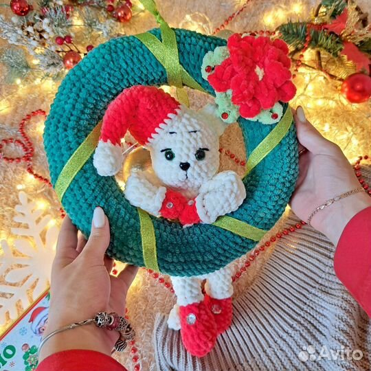 Рождественский венок вязаный с котиком