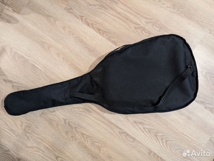 Акустическая гитара с чехлом