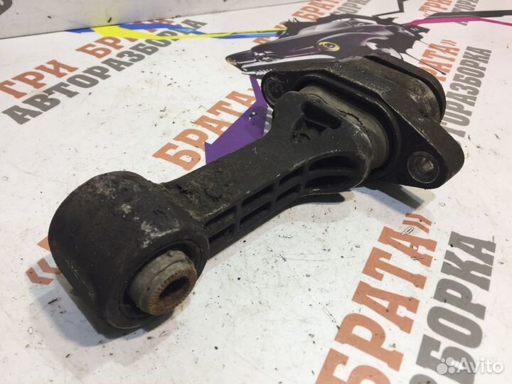 Хендай Солярис Подушка двигателя нижняя (косточка)