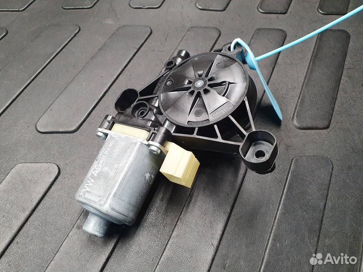 Моторчик стеклоподъемника Audi Q7 4M 2016