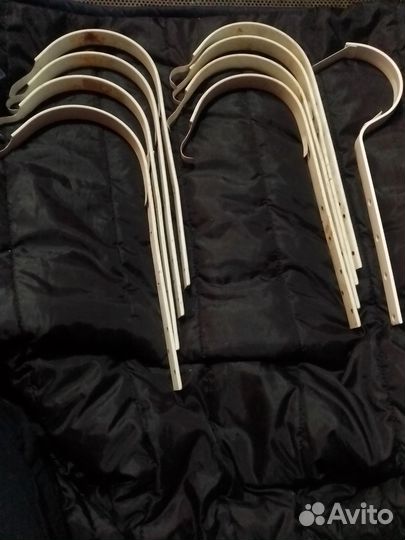 Держатель водяного жолба