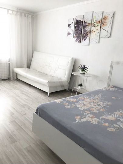 1-к. квартира, 42 м², 1/9 эт.