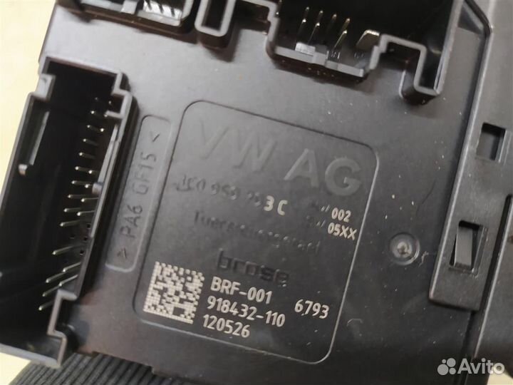 Моторчик стеклоподъемника передний правый VW Pass