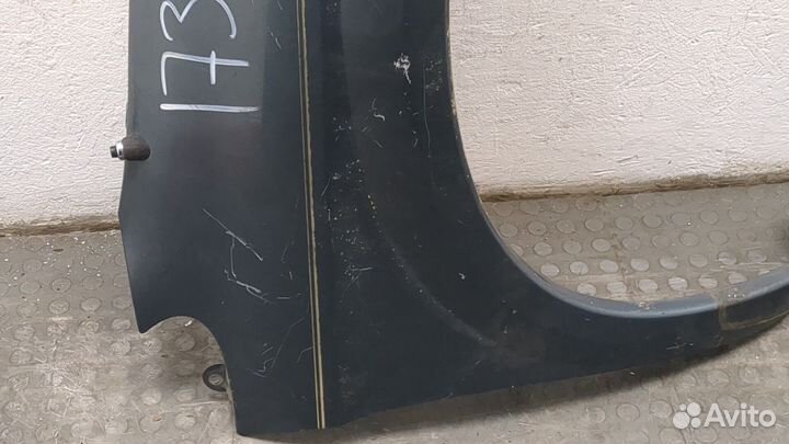 Крыло правое переднее Dodge Caravan, 2006