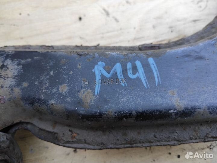 Рычаг подвески передний на Opel Astra H Zafira B