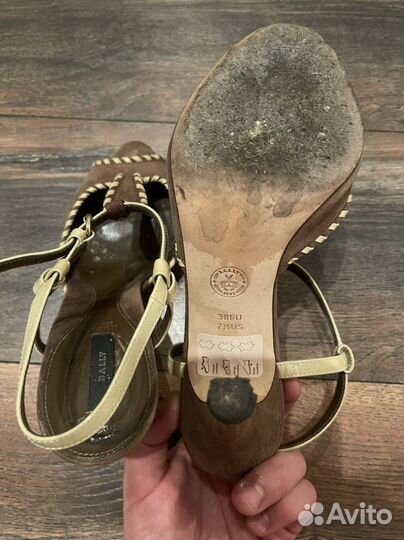 Босоножки bally