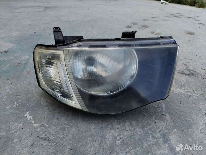 Фара на mitsubishi l200