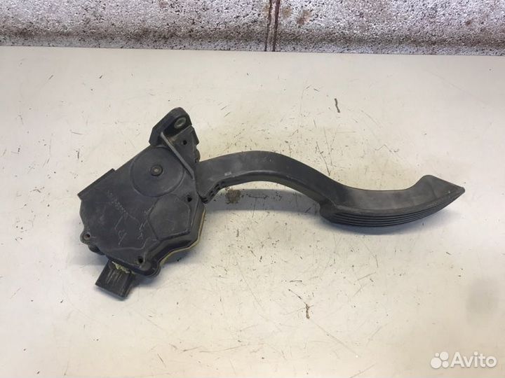 Педаль газа электронная Toyota Camry 40