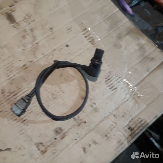 Датчик колен вала 1,8 Ауди А4Б5 VW Пассат Б5