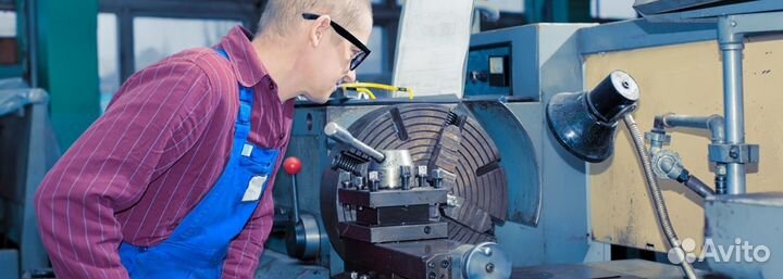 Токарь-расточник