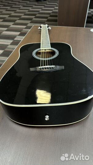 Акустическая гитара
