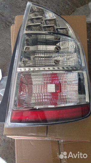 Фонарь задний правый Toyota Prius 20