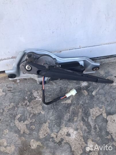 Дворник на заднее стекло