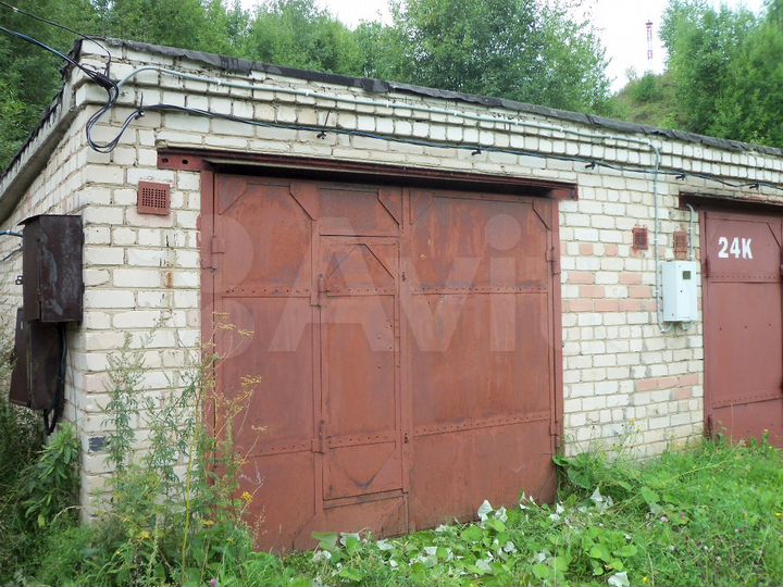 Гараж, > 30 м²