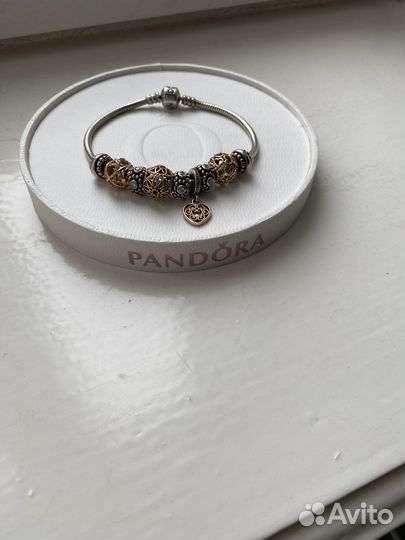 Украшение, браслет с шармами