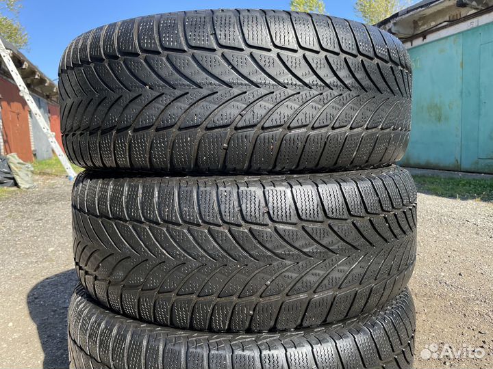 Goodyear UltraGrip Ice 2 235/55 R18 104T