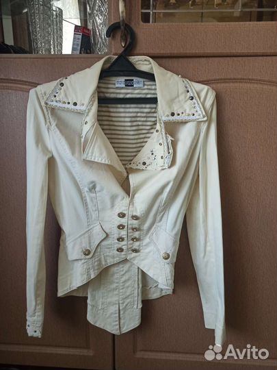 Джинсовая куртка женская