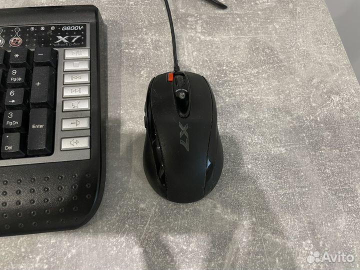 Игровая клавиатура и мышь