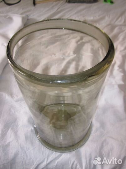 Старинная стеклянная банка