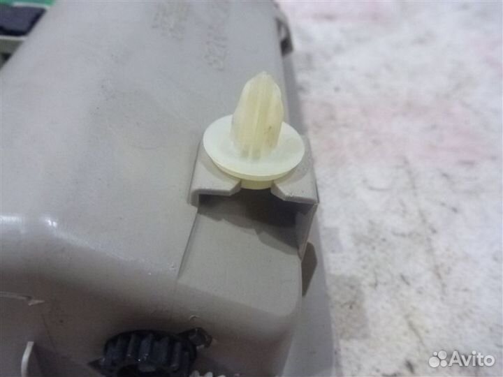 Плафон салонный передний Toyota Rav4 ACA30 1azfe