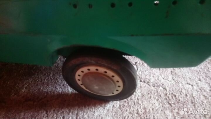 Детский автомобильный, железный, педальный