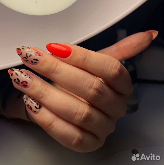 Маникюр / Наращивание ресниц / Коррекция бровей