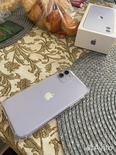 Телефон iPhone 11
