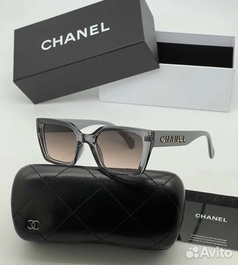 Солнцезащитные очки Chanel