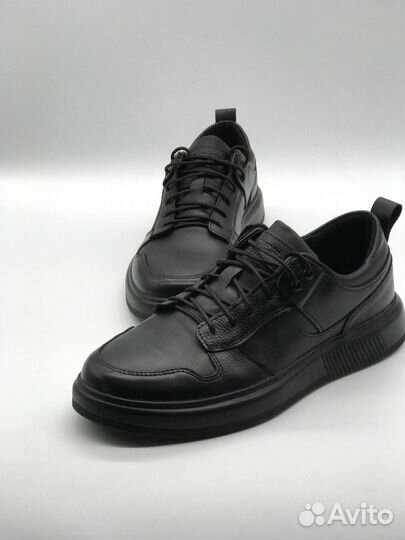 Кожаные натуральные кроссовки